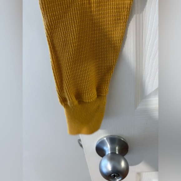 TNA Aritzia waffle knit thermal long sleeve crop golden yellow XXS - Picture 3 of 12